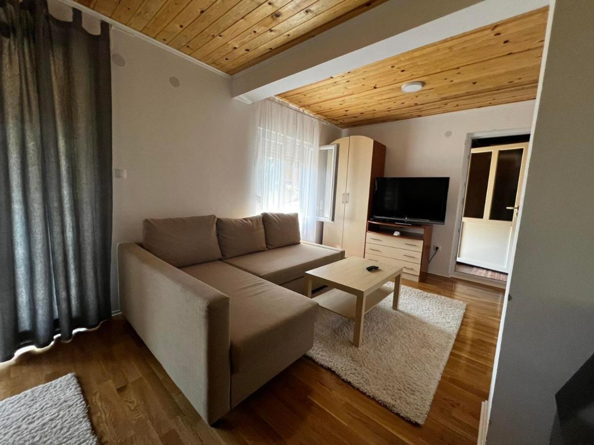Hotel Ljubav Stara Zaovine à Lazici Extérieur photo