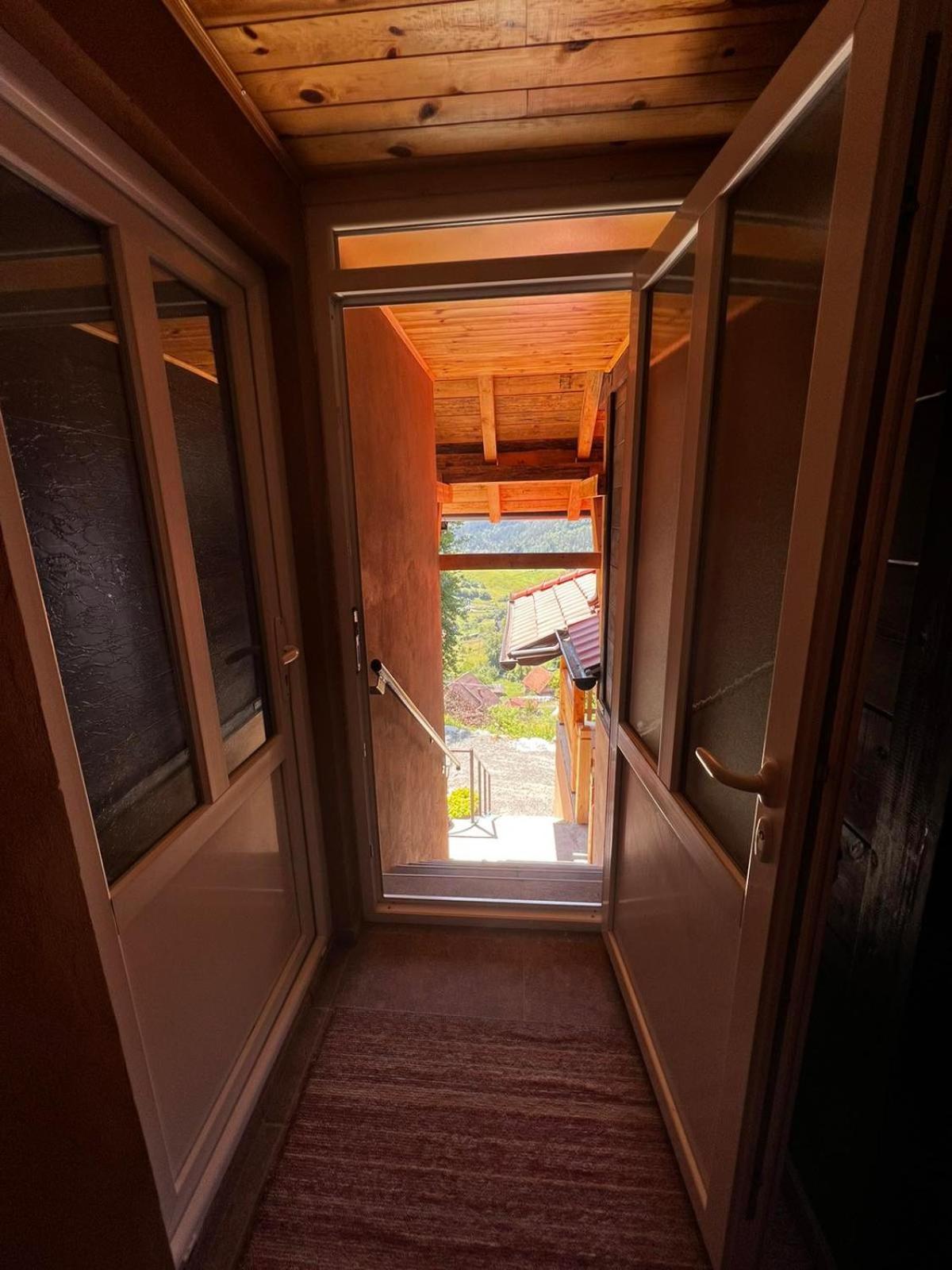 Hotel Ljubav Stara Zaovine à Lazici Extérieur photo